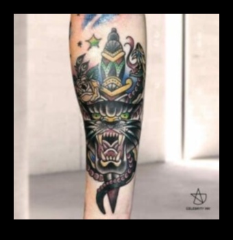 Εντυπώσεις μελανιού: Ανυψωμένο στυλ με αφηγήσεις για τατουάζ χεριών