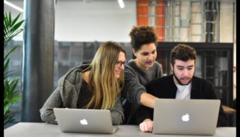 Καθηλωτικές αλληλεπιδράσεις: Σχεδιαστική σκέψη σε ένα πεδίο με επίκεντρο τον χρήστη